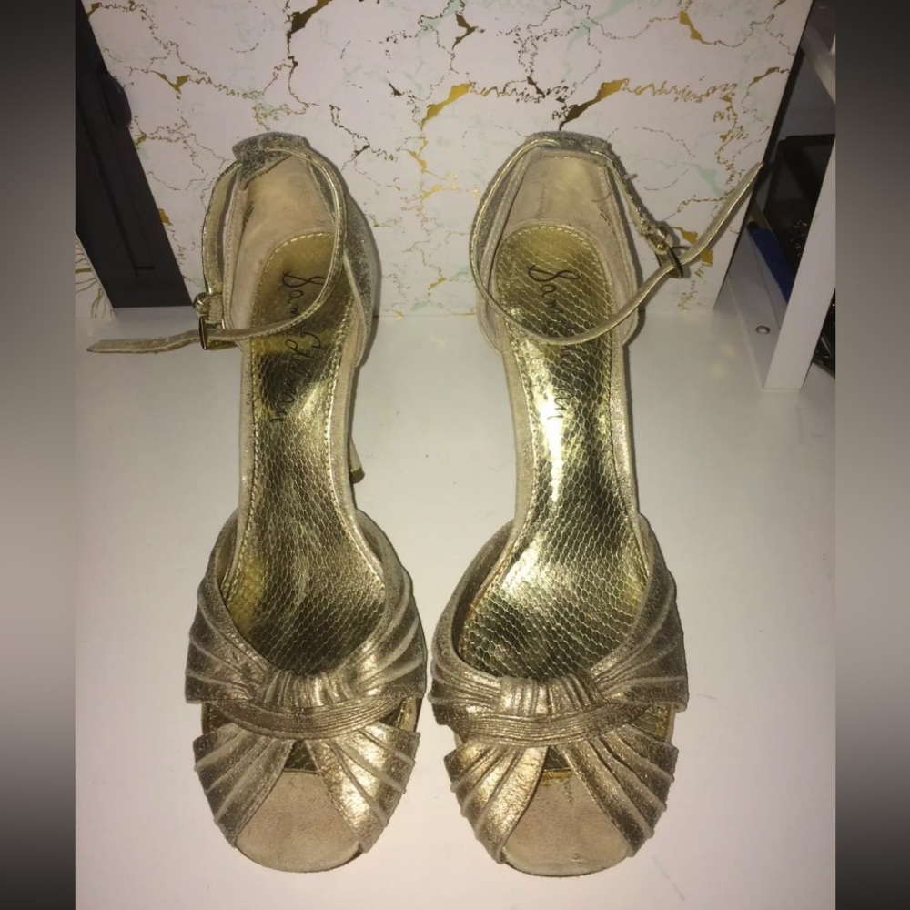 Sam Edelman Gold Rosette Heel size 8.5